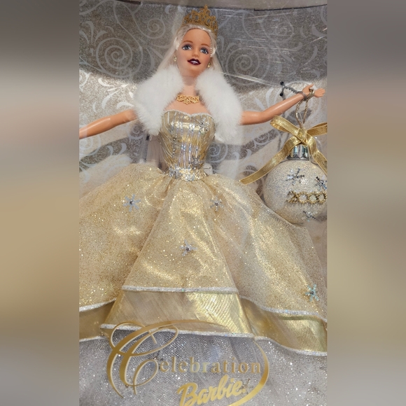 Special 2000 Edition Celebration Barbie - Picture 2 of 6